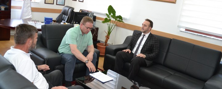Rektori Nimani priti në takim Dr. Valon Myrtën, Kryetar i KBI të Gjakovës