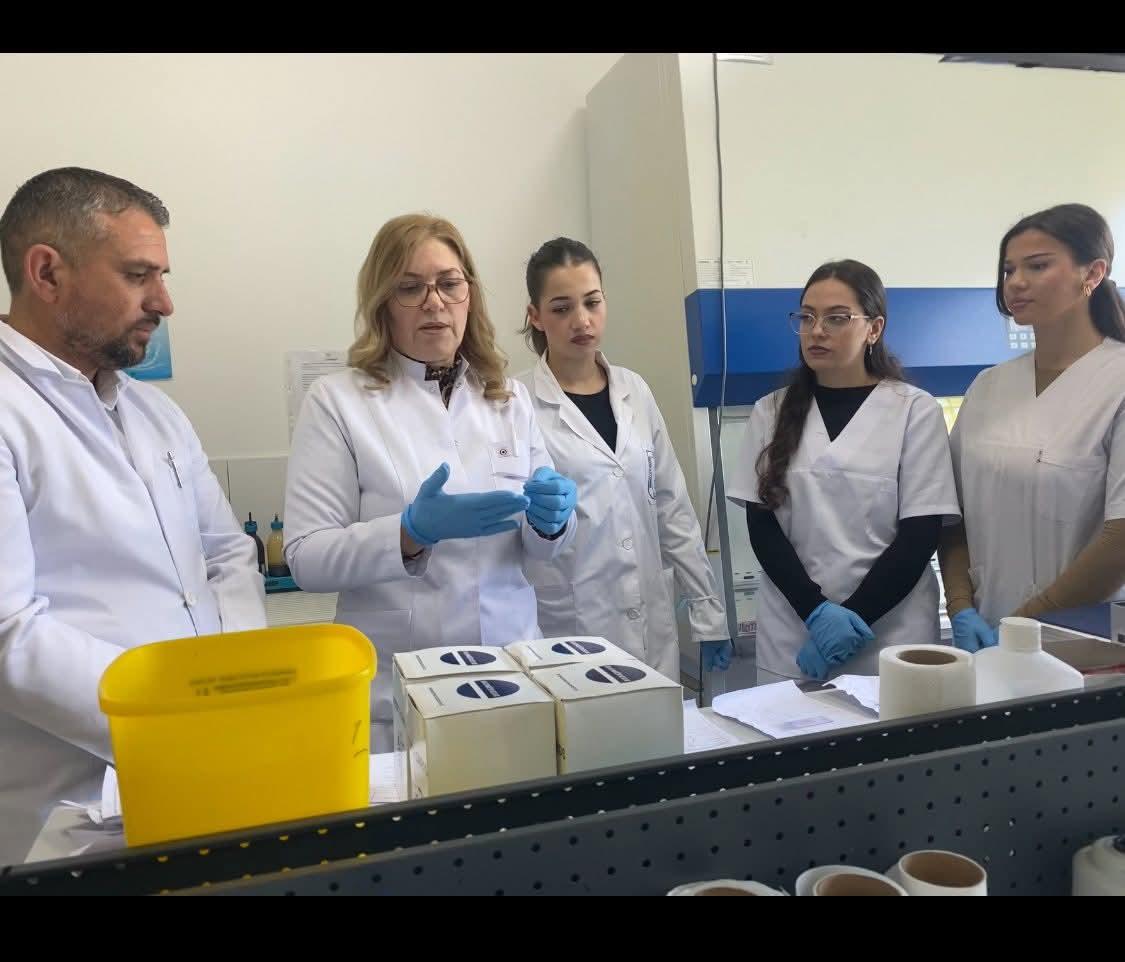 Zhvillimi i aftësive praktike përmes vizitës në Qendrën Rajonale të Shëndetit Publik