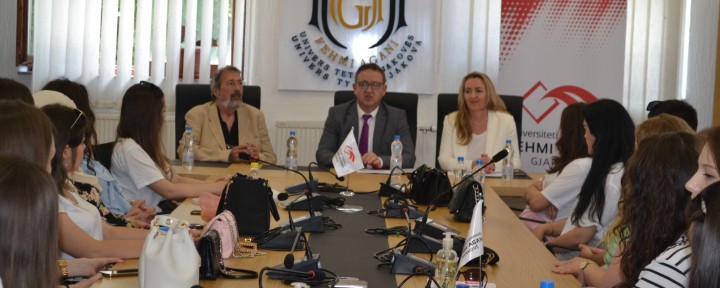 Ligjërata me Profesorin Steinbauer nga Universiteti i Gracit": „Historia e trishtë e fshatarit Helmbrecht i cili dëshironte të bëhej kalorës“