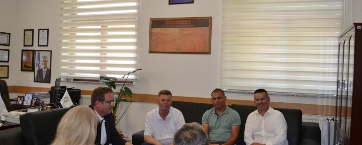 Rector Nimani receives Mr. Gjergj Malashi with collaborators from the Municipality of Lezha