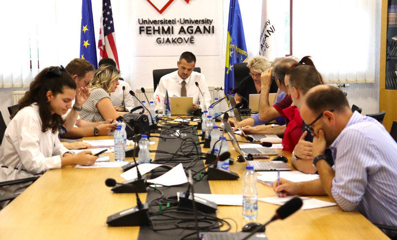 Mbahet mbledhja e radhës së Senatit të Universitetit “Fehmi Agani” në Gjakovë, ku u diskutan dhe miratuan propozime të rëndësishme