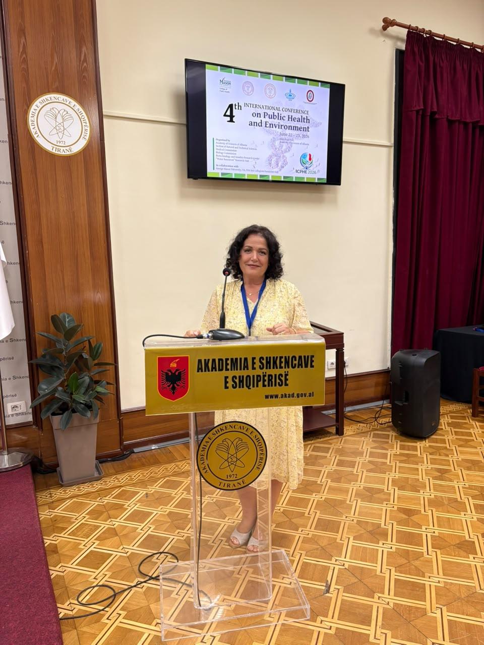 Prof. Dr. Antigona Ukëhaxhaj prezanton hulumtimin në Konferencën Ndërkombëtare për Shëndetin Publik dhe Mjedisin