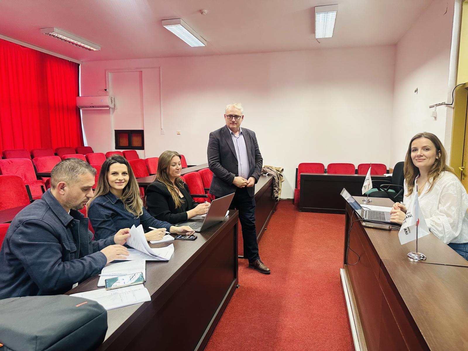 Takim i Komisionit për Sigurimin e Cilësisë në Fakultetin e Mjekësisë për Vlerësimin e Performancës Akademike